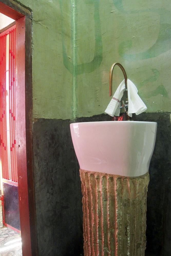 Bric-A-Brac Hotel Battambang Exterior foto