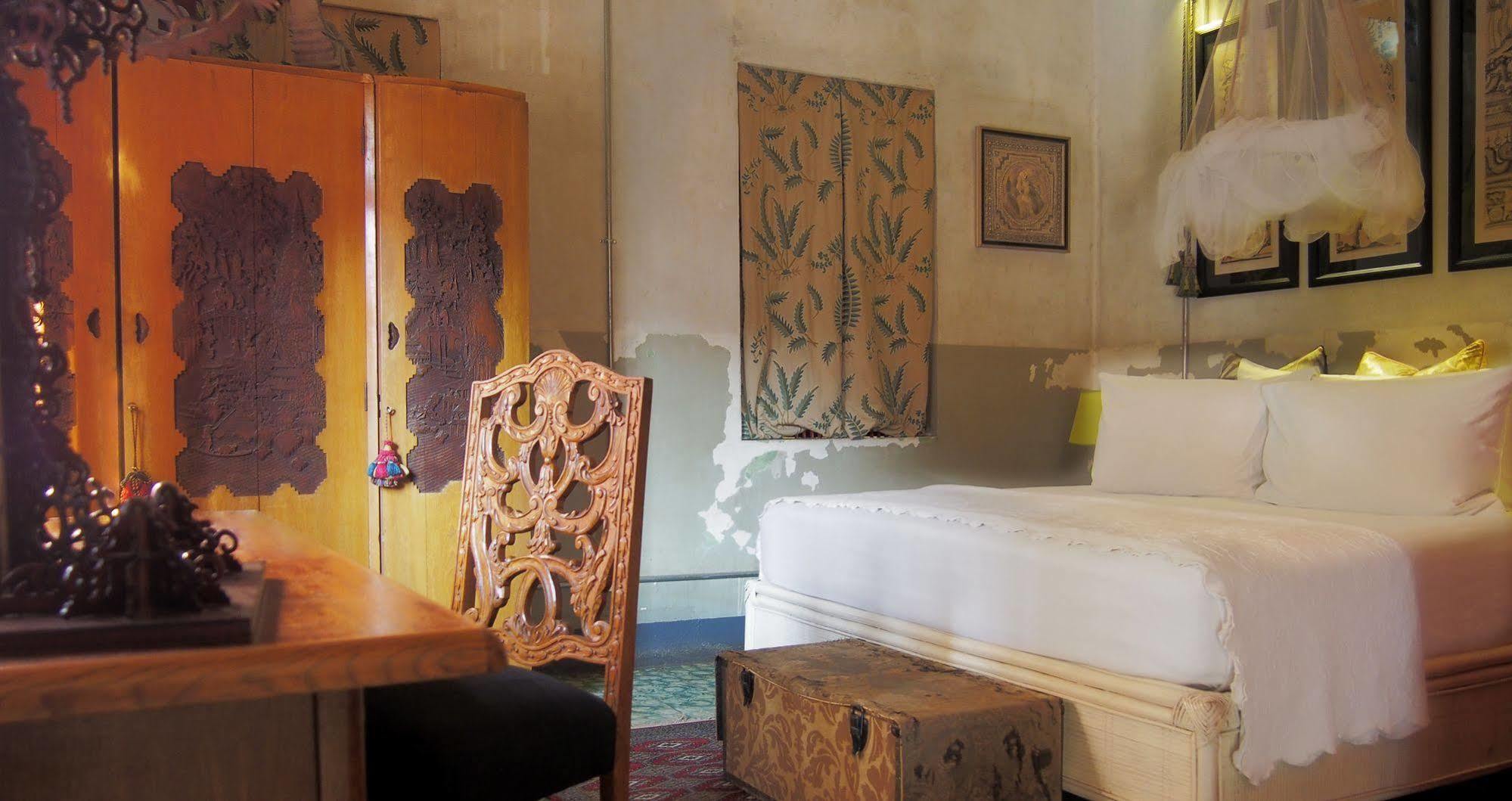 Bric-A-Brac Hotel Battambang Exterior foto